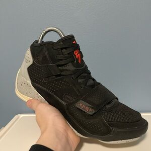 Size 7.5 - Jordan Zion 2